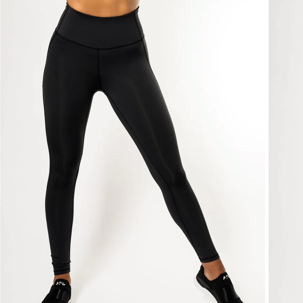 IVL Collective Hydralux Sculpted Legging
